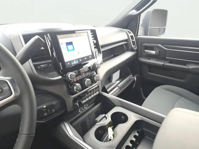 2026 Ram 2500 Big Horn Crew Cab 4x4 64 Box