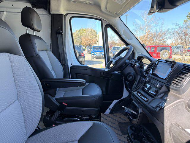 2026 Ram ProMaster Cargo Van Tradesman Low Roof 136" WB w/Pass Seat