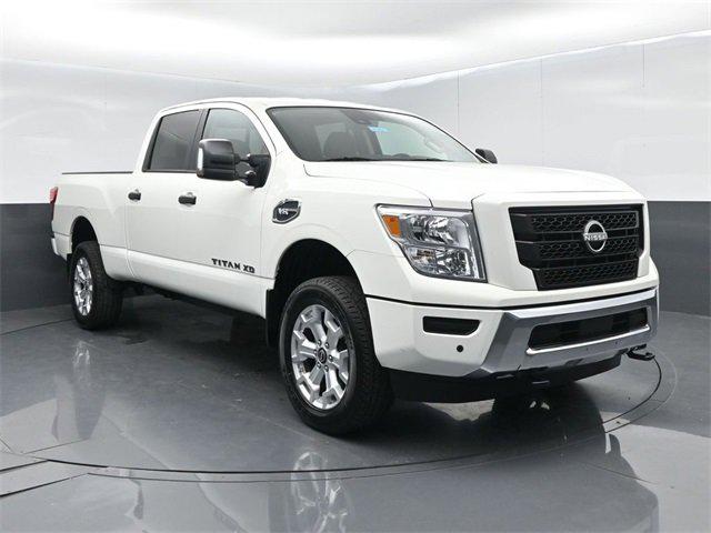 2024 Nissan TITAN XD Crew Cab SV 4x4