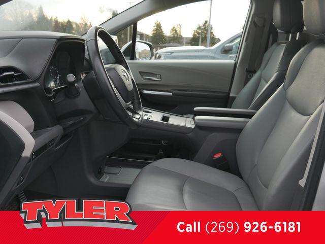 2024 Toyota Sienna XLE