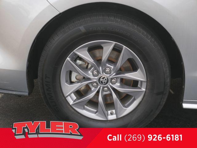 2024 Toyota Sienna XLE