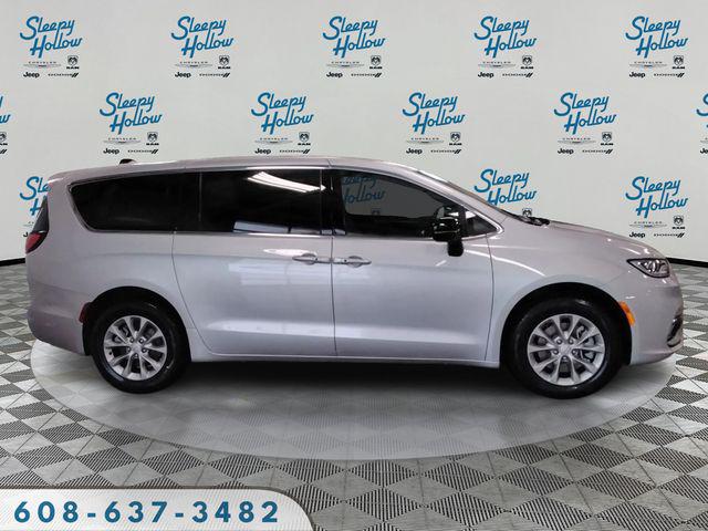 2026 Chrysler Pacifica Select AWD