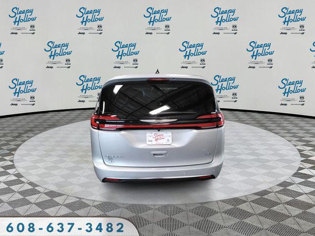 2026 Chrysler Pacifica Select AWD