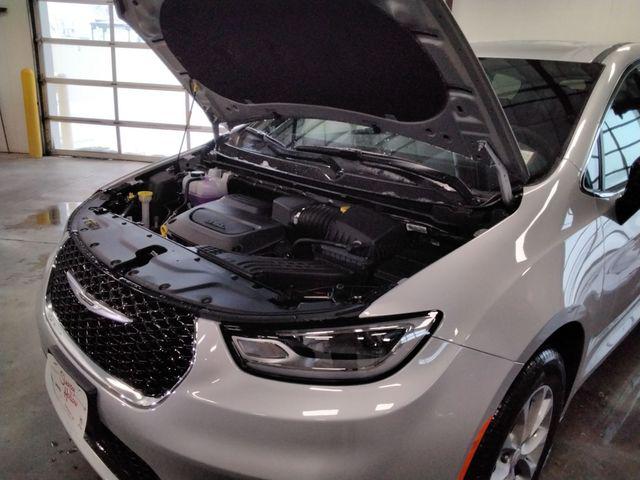 2026 Chrysler Pacifica Select AWD