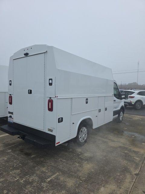2024 Ford Transit Cutaway Base