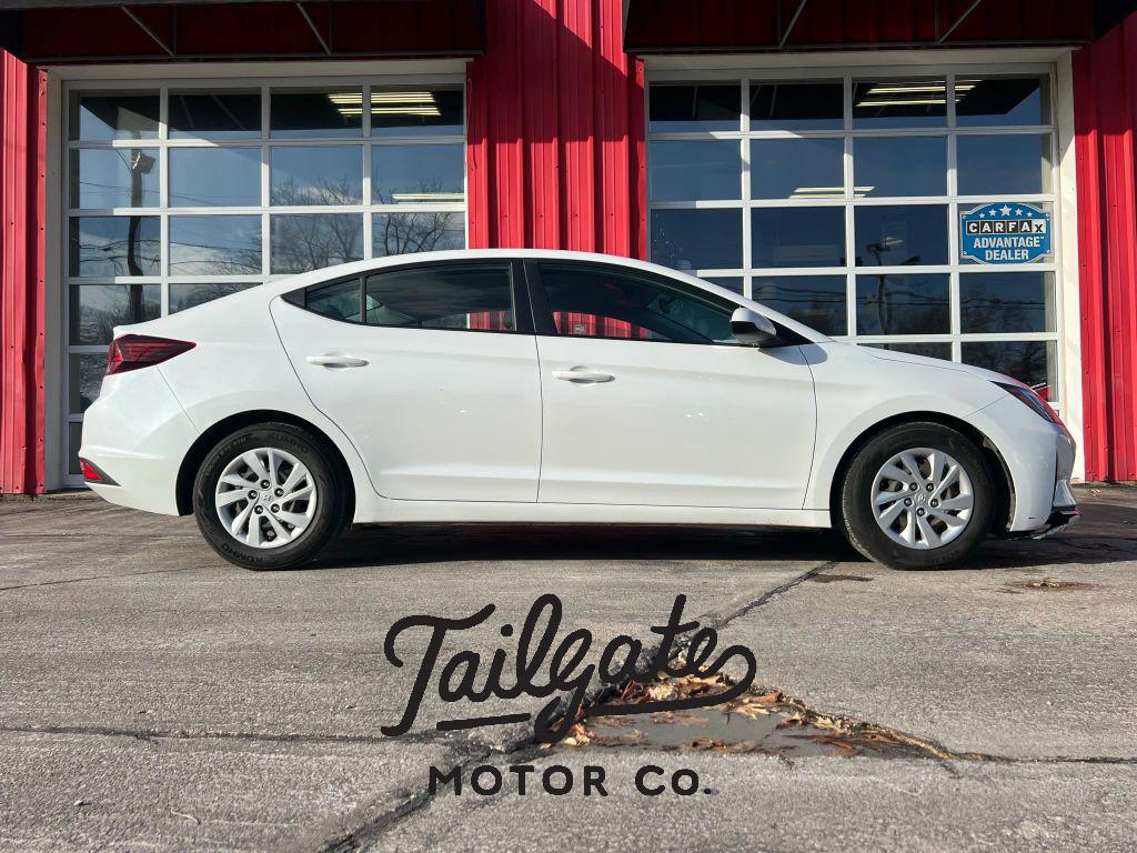2019 Hyundai Elantra SE's photo
