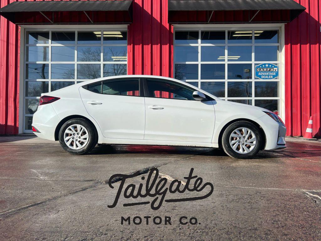 2019 Hyundai Elantra SE's photo