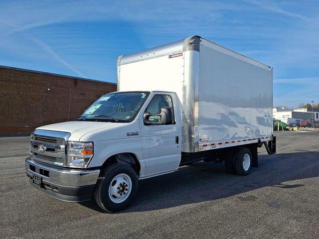 2026 Ford E-350 Cutaway 2026 FORD E-350 CUTAWAY CHASSIS 2DR 138 WB HD