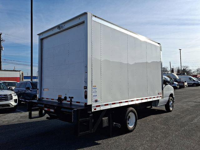 2026 Ford E-350 Cutaway 2026 FORD E-350 CUTAWAY CHASSIS 2DR 138 WB HD