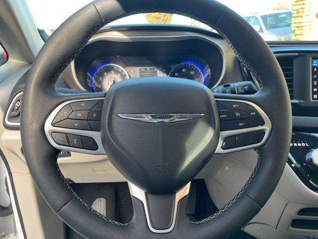 2024 Chrysler Voyager LX