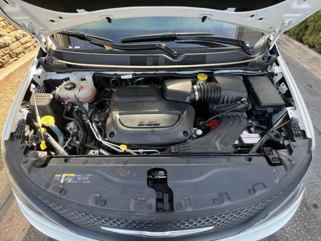 2024 Chrysler Voyager LX