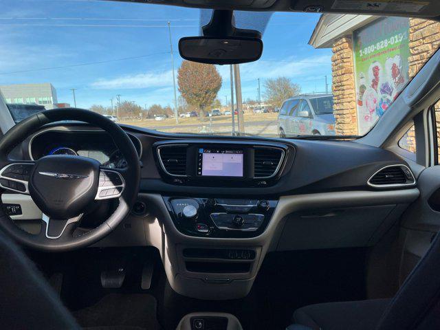 2024 Chrysler Voyager LX