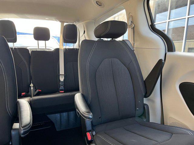 2024 Chrysler Voyager LX