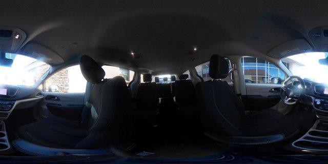 2024 Chrysler Voyager LX