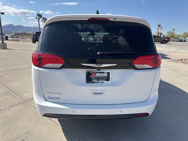 2026 Chrysler Voyager LX