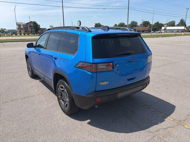 2026 Jeep Cherokee Laredo 4x4