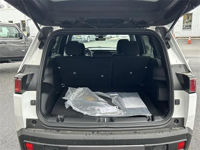 2026 Jeep Cherokee Laredo 4x4