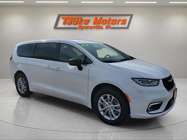 2026 Chrysler Pacifica PACIFICA SELECT AWD