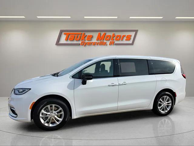 2026 Chrysler Pacifica PACIFICA SELECT AWD