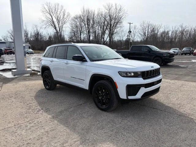 2026 Jeep Grand Cherokee GRAND CHEROKEE LAREDO ALTITUDE 4X4