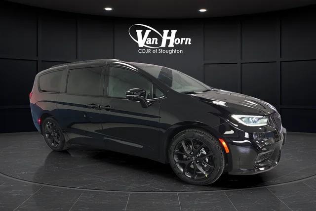 2026 Chrysler Pacifica Limited for sale in Stoughton, WI