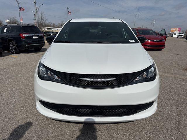 2026 Chrysler Voyager VOYAGER LX