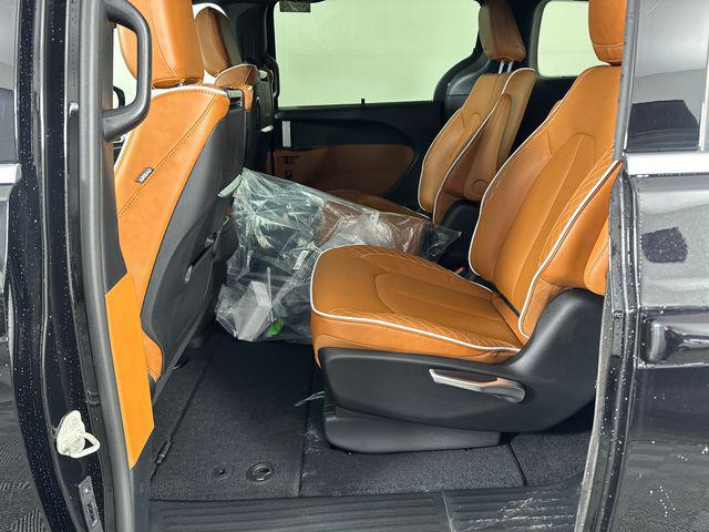 2026 Chrysler Pacifica Pinnacle AWD