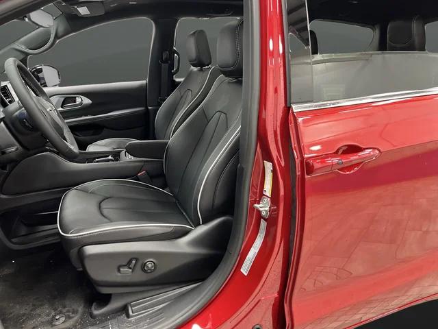 2026 Chrysler Pacifica Limited AWD