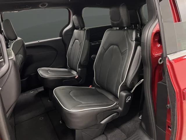 2026 Chrysler Pacifica Limited AWD