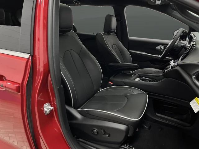 2026 Chrysler Pacifica Limited AWD