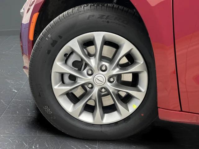 2026 Chrysler Pacifica Limited AWD
