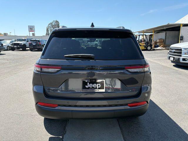 2026 Jeep Grand Cherokee Altitude 4x4