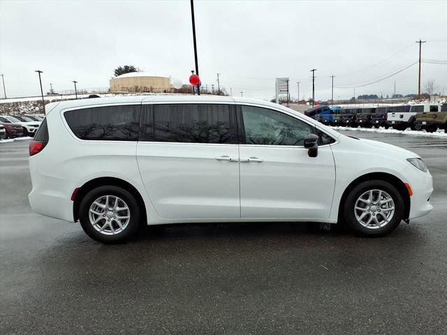 2026 Chrysler Voyager VOYAGER LX