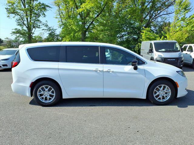 2026 Chrysler Voyager VOYAGER LX