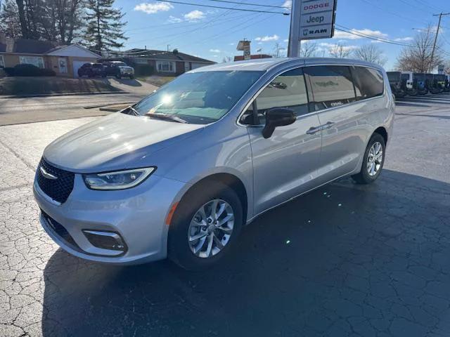 2026 Chrysler Pacifica PACIFICA SELECT AWD