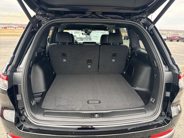 2026 Jeep Grand Cherokee Limited 4x2
