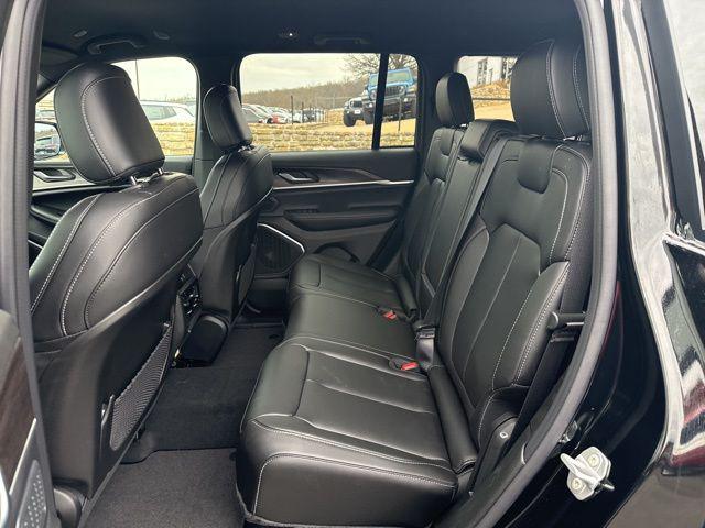 2026 Jeep Grand Cherokee Limited 4x2