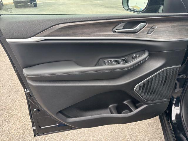 2026 Jeep Grand Cherokee Limited 4x2