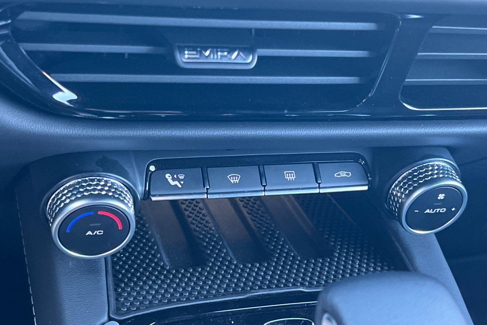 2024 Lotus Emira First Edition - Photo 19