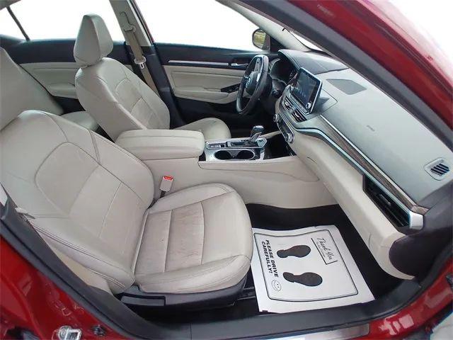 2022 Nissan Altima SL FWD