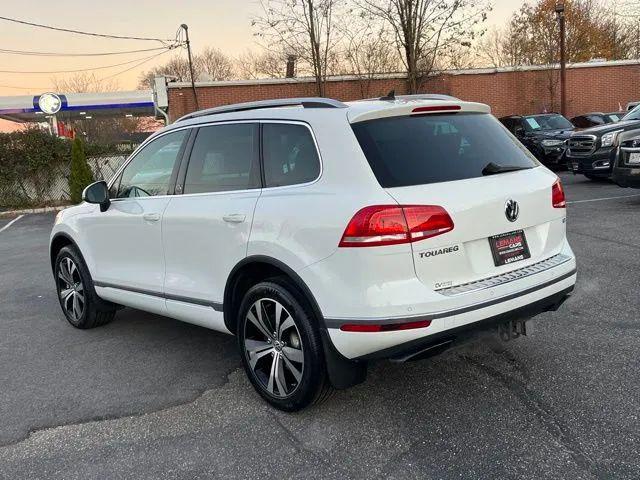 2017 Volkswagen Touareg V6 Wolfsburg Edition
