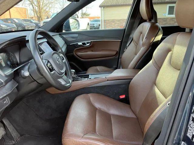 2020 Volvo XC90 T6 Momentum 7 Passenger