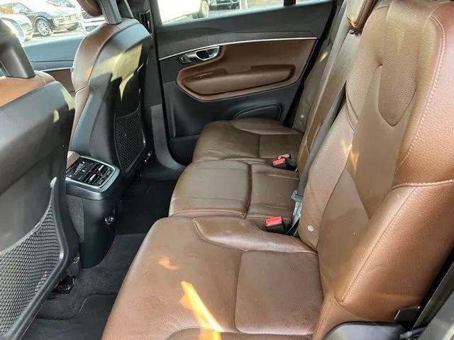 2020 Volvo XC90 T6 Momentum 7 Passenger