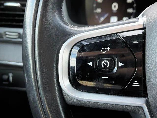 2020 Volvo XC90 T6 Momentum 7 Passenger