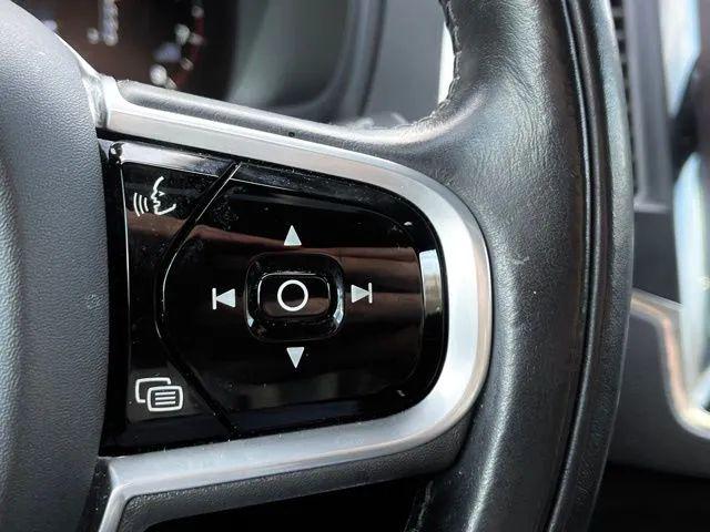 2020 Volvo XC90 T6 Momentum 7 Passenger