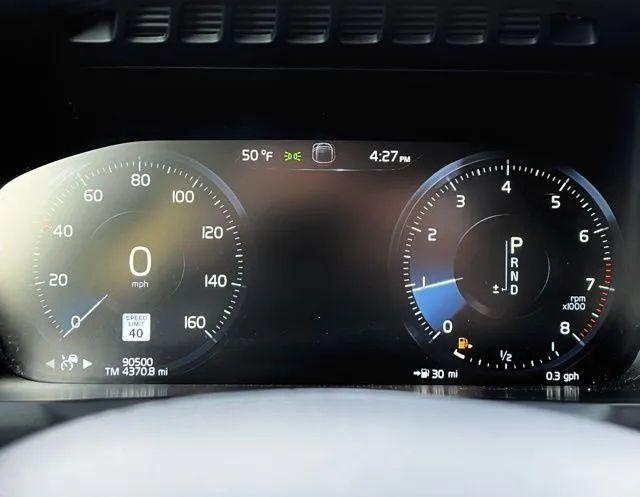 2020 Volvo XC90 T6 Momentum 7 Passenger