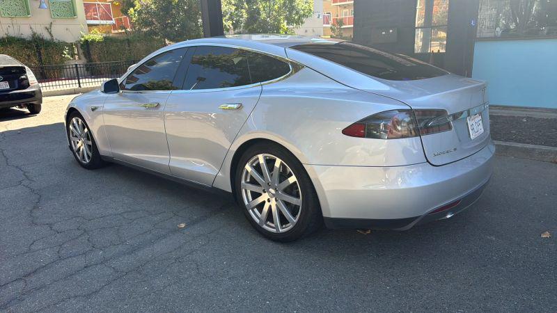 2012 Tesla Model S Signature Performance