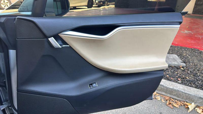 2012 Tesla Model S Signature Performance