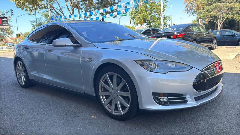 2012 Tesla Model S Signature Performance