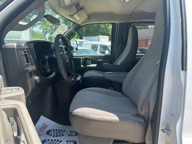 2017 Chevrolet Express LT